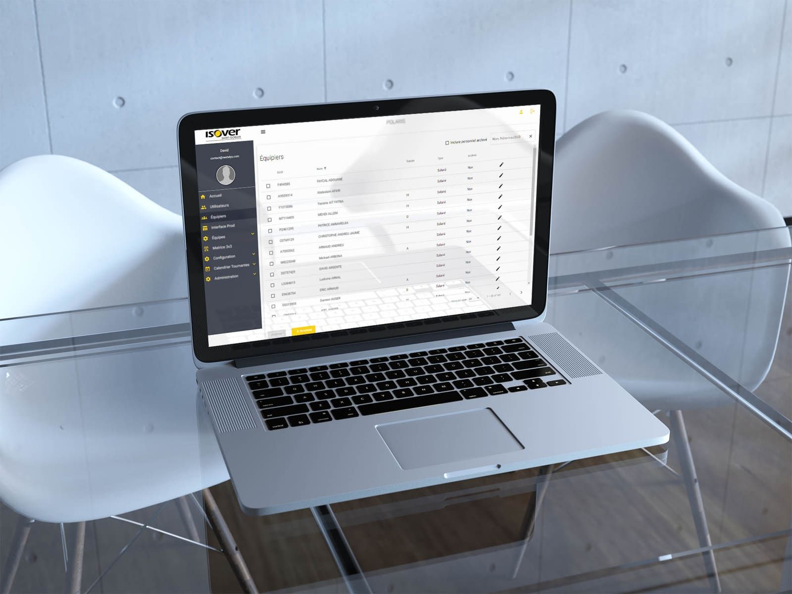 Logiciel de gestion de production Isover affiché sur un ordinateur portable