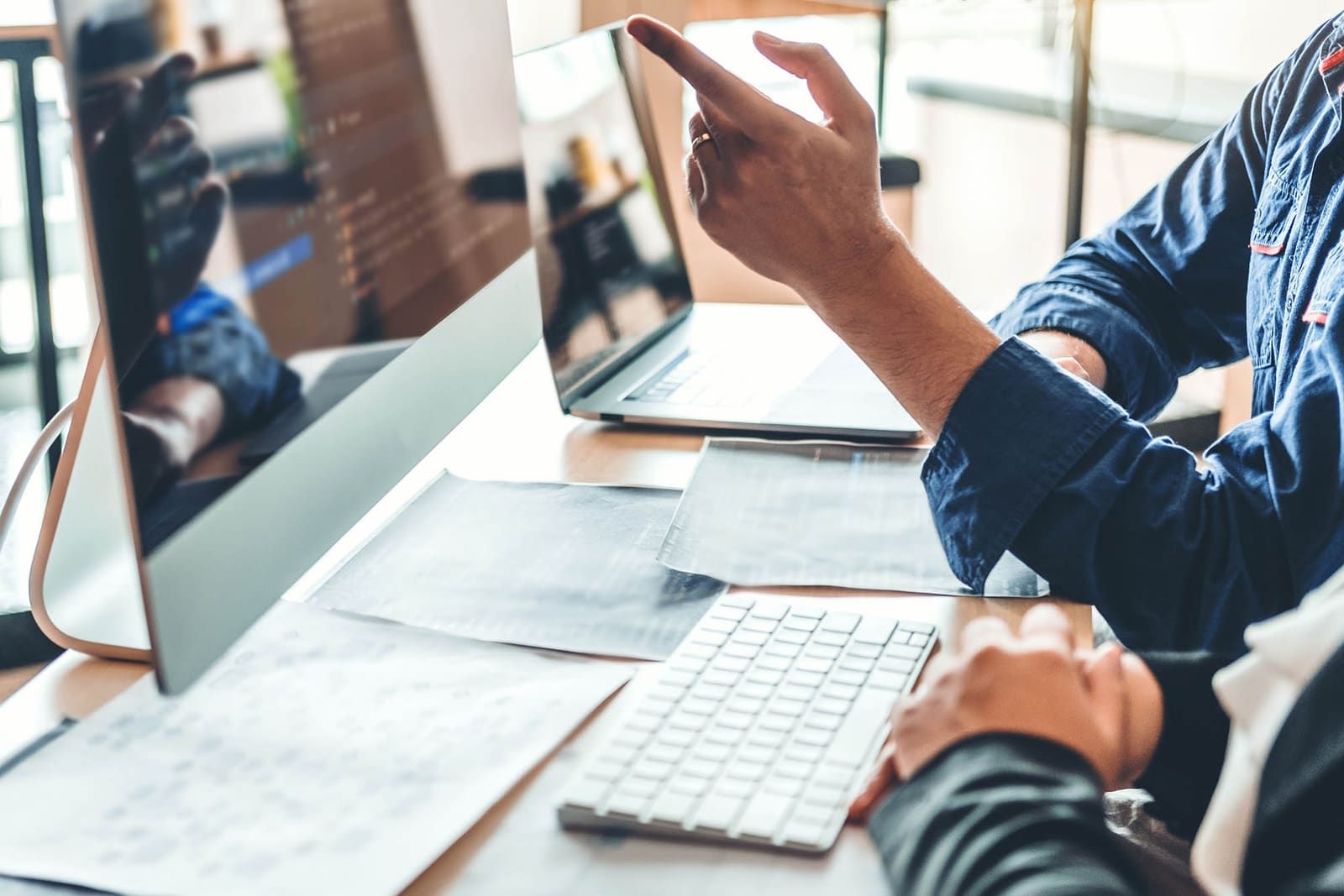 Développeur de l’équipe Nextalys au travail