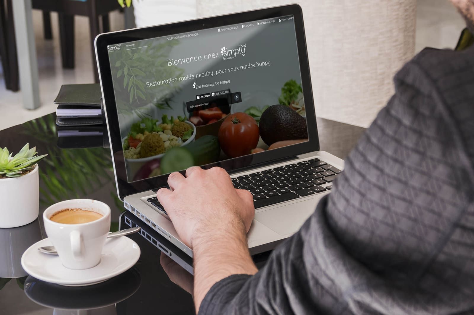 Site web Simply Food affiché sur un ordinateur portable